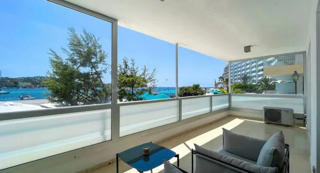 EN EXCLUSIVA en SANTA PONÇA: Luminoso piso con vistas al mar