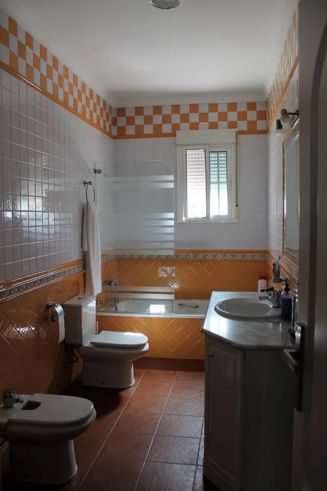 CHALET CON ENCANTO EN TERRENO RUSTICO — 10