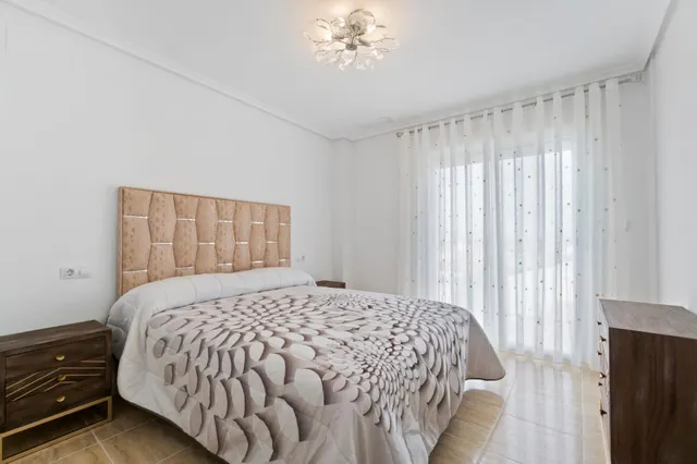 Amplio apartamento reformado en el corazón de Formentera del Segura — 7