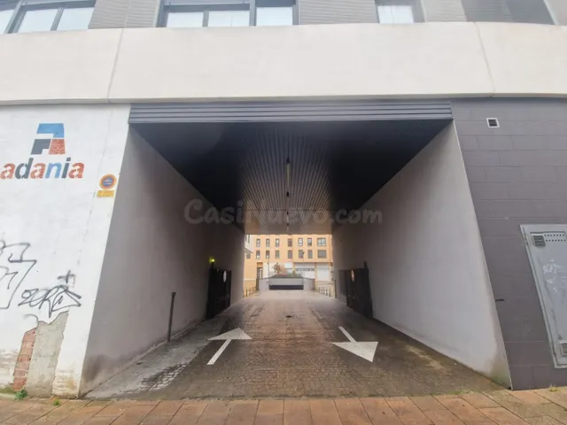 VENTA ENORME PLAZA DE GARAJE EN MARITURRI AVDA IRUÑA VELEIA - foto 2