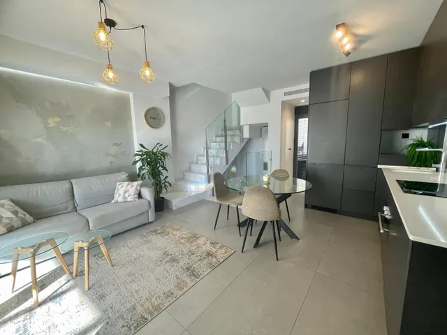 Chalet adosado de lujo con garaje privado y vistas al mar en - foto 4