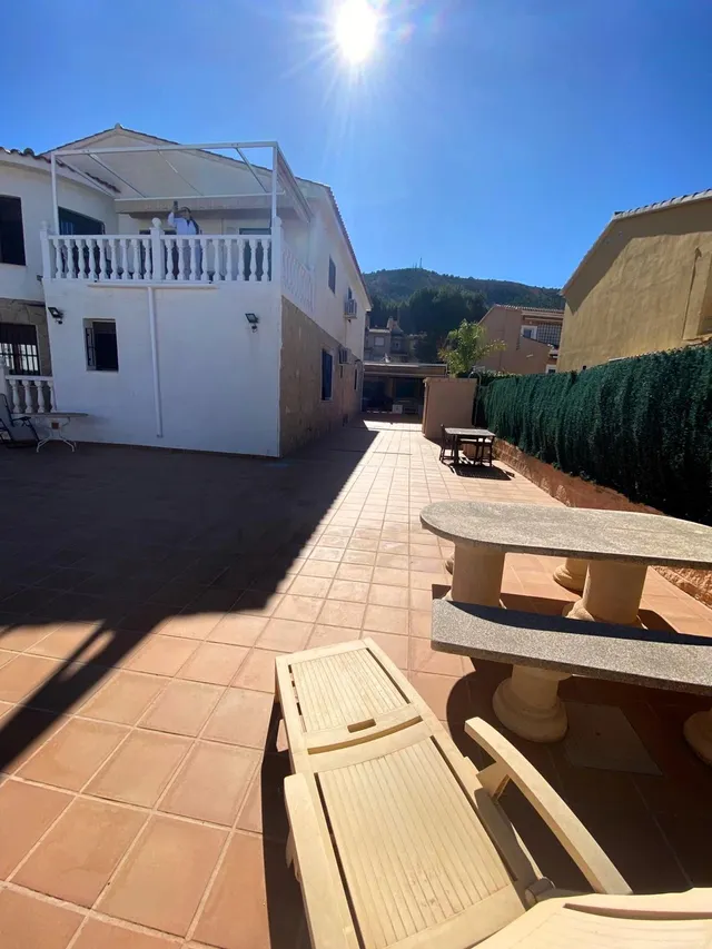 SE VENDE VILLA EN ALBIR DIVIDIDA EN DOS VIVIENDAS INDEPENDIENTES CON PISCINA PROPIA! — 25
