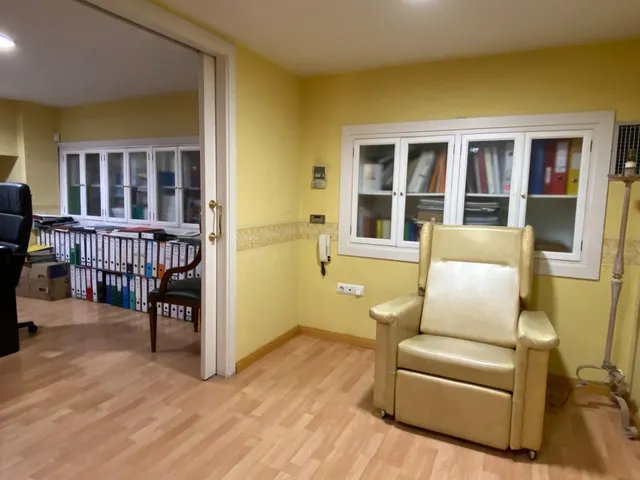 Clínica con licencia sanitaria en Avenida de Andalucía, RESIDENCIAL LAS ADORATRICES — 37