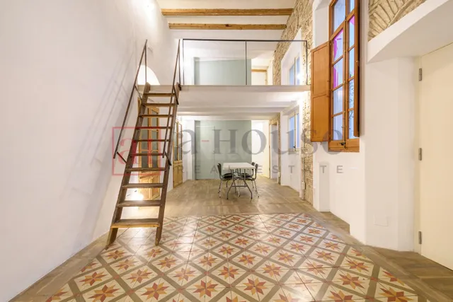 Piso con 2 lofts independientes con balcon baños cada uno y una excelente ubicación en el gòtico — 5
