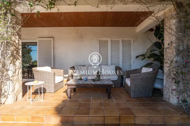 Casa independiente con piscina y jardín en Vallpineda — 32