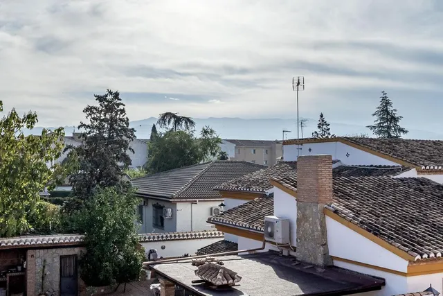 Amplia casa de 182 m2 con patio, gran sótano y a menos de 5 minutos del metro — 27