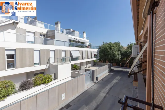¡EXCLUSIVA VIVIENDA UNIFAMILIAR CON PATIO PRIVADO EN ARMILLA! — 30