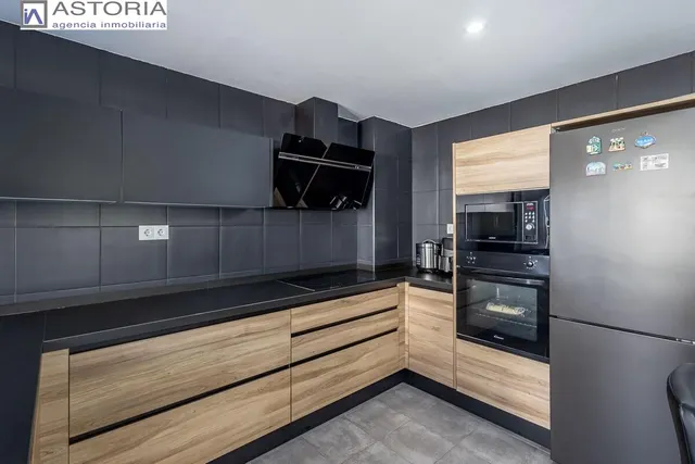 Casa en venta en Monachil (Granada) – Amplia, luminosa y con gran potencial — 6