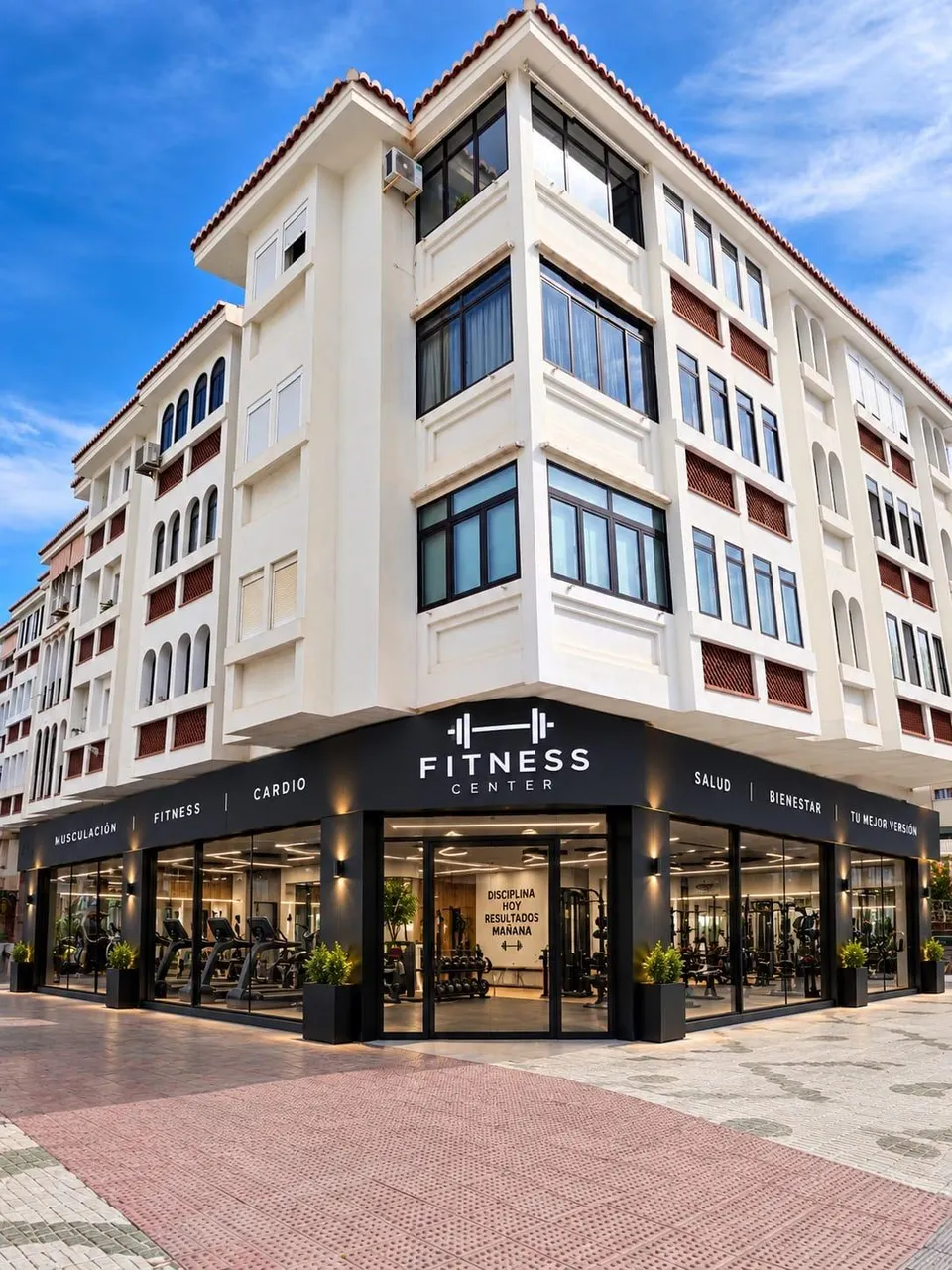 Exclusivo local comercial de 391,46 m2 en pleno centro de Almuñécar | A 3 calles y junto al Nuevo Mercado