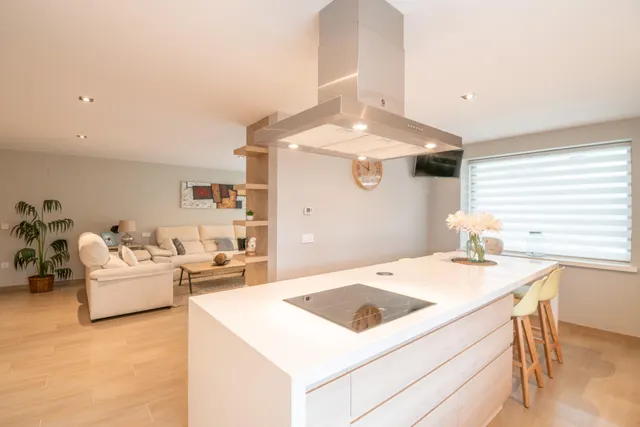 ¡Descubre el hogar de tus sueños en este espectacular chalet independiente! — 47
