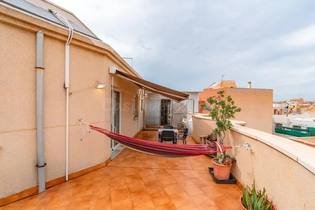 ¡descubre este ático con amplía terraza, garaje y trastero! — 2