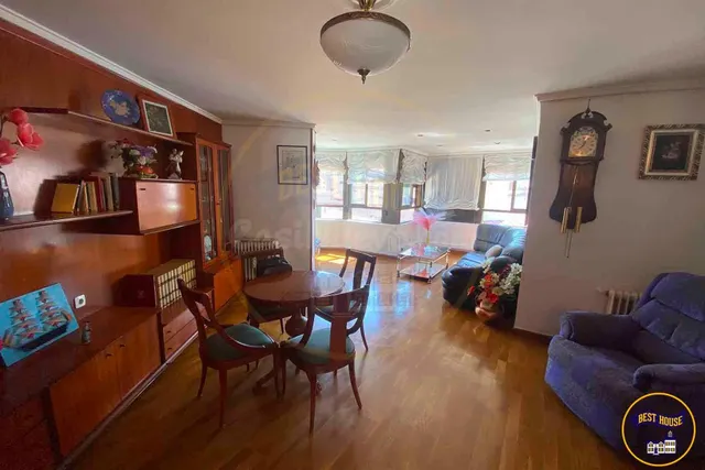 PISO EN VENTA EN PLENO CENTRO DE CUENCA — 8