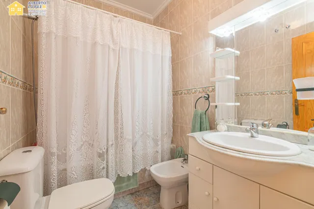 Bungalow en venta en urbanización Las Arenas 2, Arenales del Sol. — 29