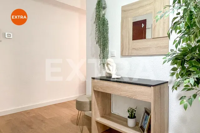 87 m2 exteriores junto a Orense, con propuesta de redistribución a 2 dormitorios y 2 baños — 12