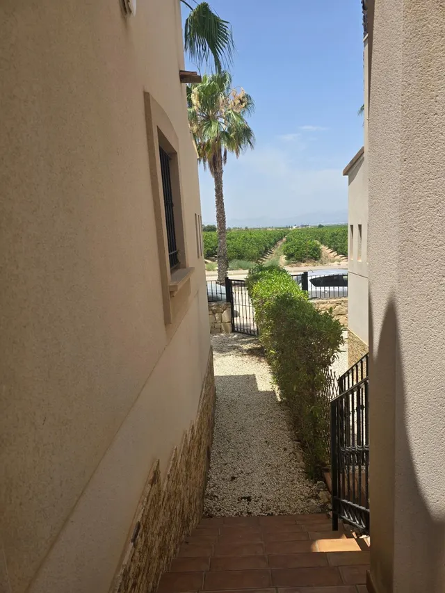 ADOSADO CON JARDÍN Y PISCINA COMUNITARIA EN CAMPO DE GOLF — 34