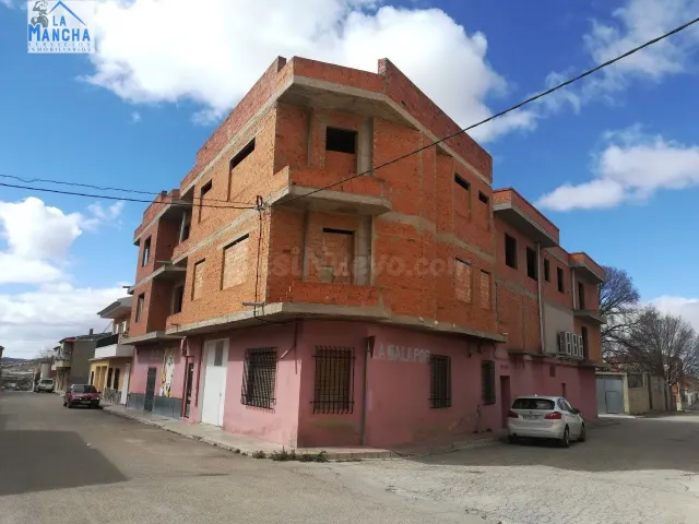 INMOBILIARIA LA MANCHA VENDE EDIFICIO EN FUENTEALAMO — 4