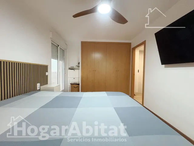 ¡Hogar de lujo! Amplio, sofisticado y reformado, con patio y garaje, todo amueblado — 16