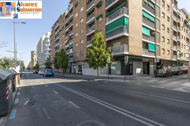 Piso en Calle Arabial con Vistas Despejadas al Parque García Lorca — 25