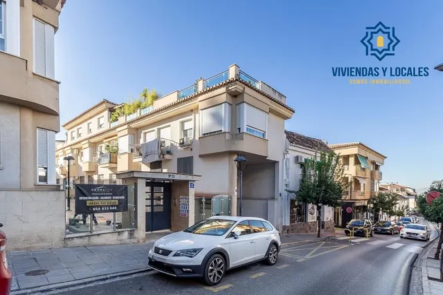 Piso con garaje, trastero y excelente ubicación en Huétor Vega — 24