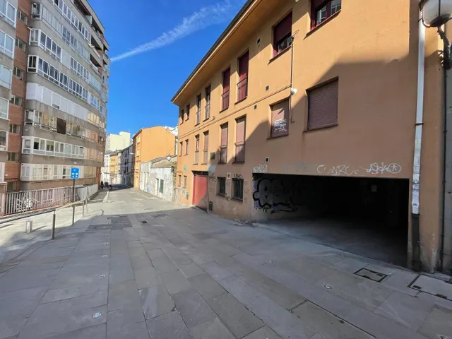 SE VENDE PLAZA GARAJE DOBLE — 11