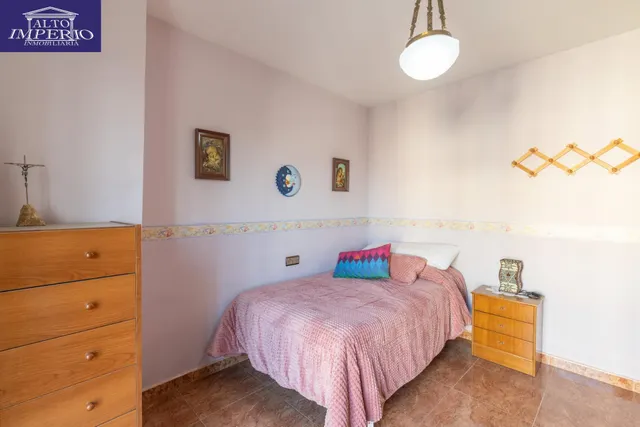 Casa independiente a 5 minutos de Granada en buen estado para entrar a vivir — 36
