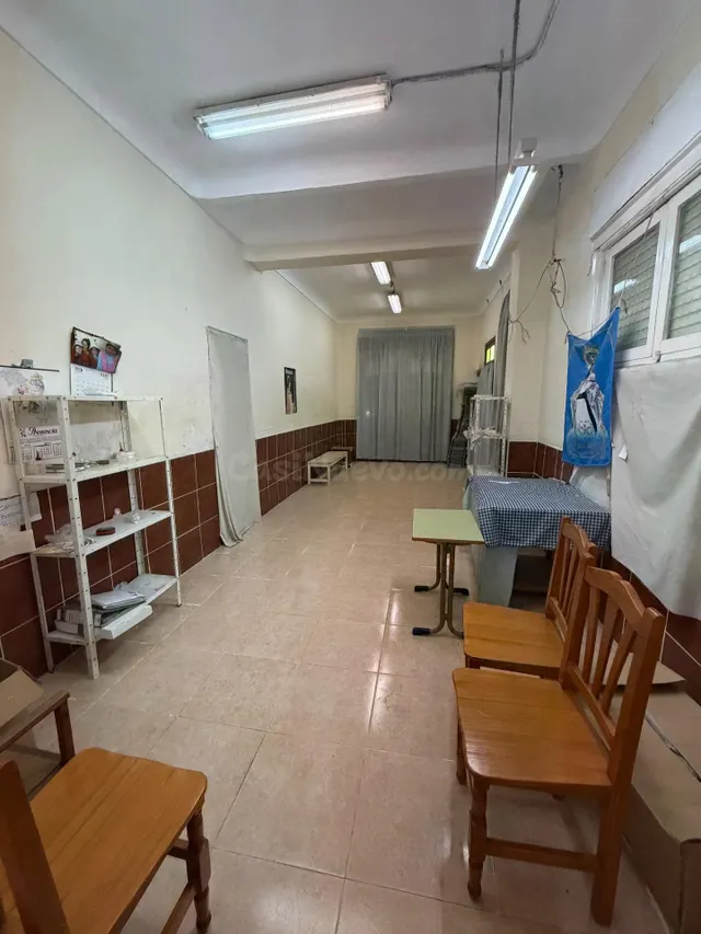 CASA EN ESQUINA DE 2 PLANTAS PARA REFORMAR - ZONA ALMORADÍ — 2