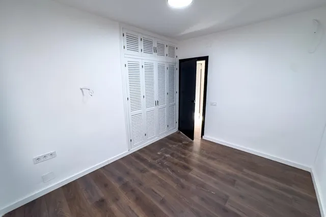 Amplio piso reformado en segunda línea de la Playa del Cura — 142 m2, 4 dormitorios, vistas al mar y orientación suroeste — 21