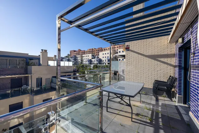 Piso 3 dormitorios y seminuevo en Urbanización Residencial P - foto 3