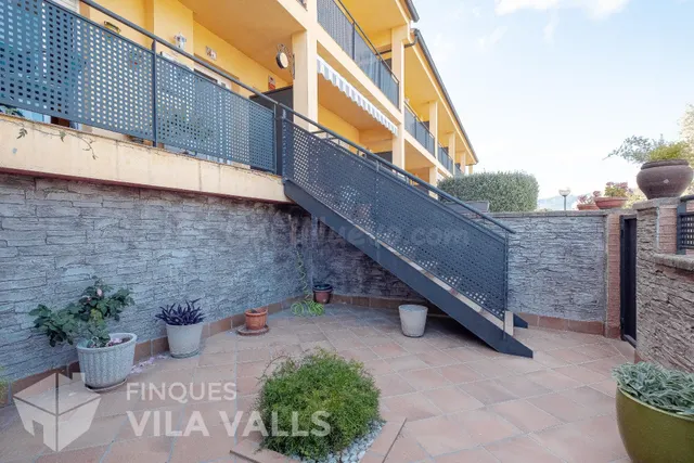 Casa apareada con terrazas y garaje en Santa Eulàlia (centro - foto 2