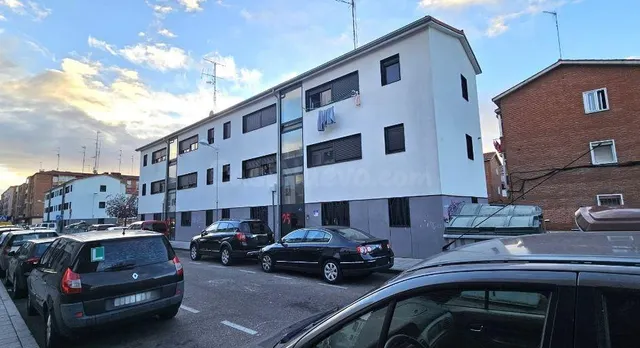 SE VENDE piso OKUPA en C Aguila de Valladolid - foto 2