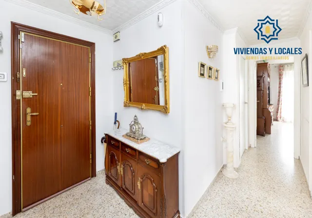 ¡Oportunidad única! Ático de 4 dormitorios y 2 baños con gran terraza frente al Colegio Agustinos (Arabial) — 9