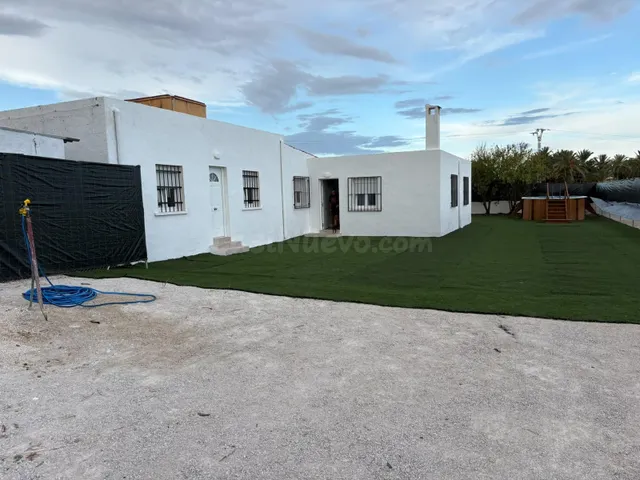 Te ofrecemos esta propiedad junto Centro Comercial Aljub y B