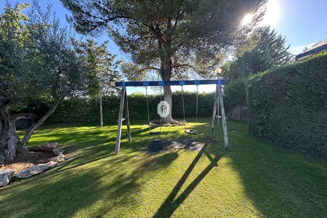 UNA CASA PARA VIVIR Y DISFRUTAR EN FAMILIA — 48
