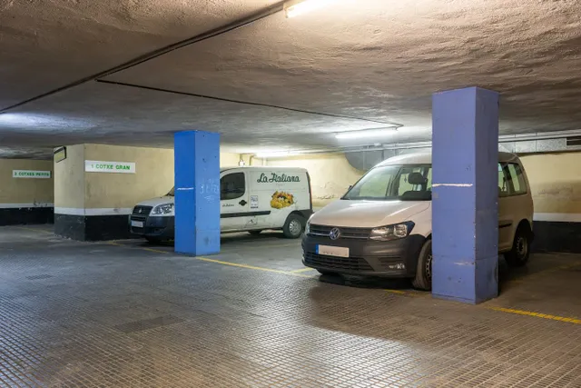 Parking 9m² en alquiler - Casc Antic — 15