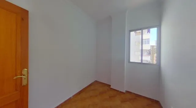 Piso en la Avenida José Mesa y López — 14