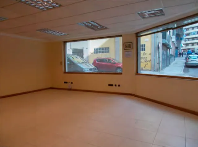 Urbis te ofrece un local comercial en zona San Cristóbal, Salamanca. — 6
