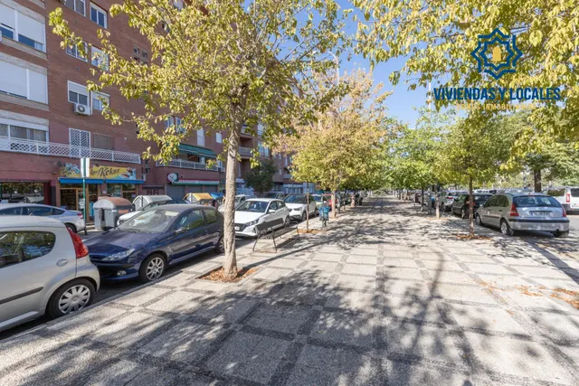 Local en venta junto al instituto Zaidín Vergeles – Listo para empezar tu negocio — 17