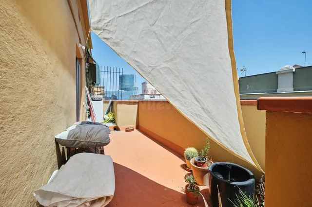 ACOGEDOR ÁTICO CON 13M2 DE TERRAZA PRIVADA UBICADO A 200 MET - foto 5