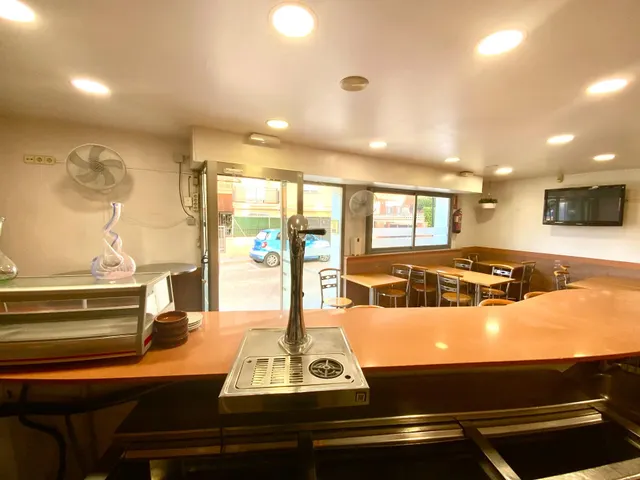 Traspaso de bar listo para brillar en el corazón de Masnou Alt :tu oportunidad sin complicaciones. — 10