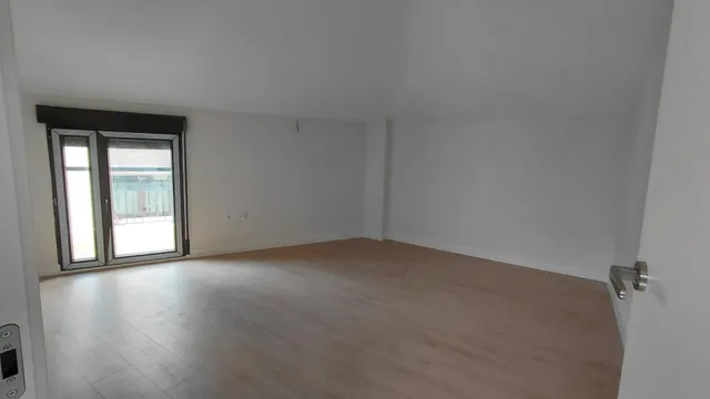 Vive el centro de Villena desde una vivienda única, donde la ubicación y el encanto de sus espacios marcan la diferencia. — 9