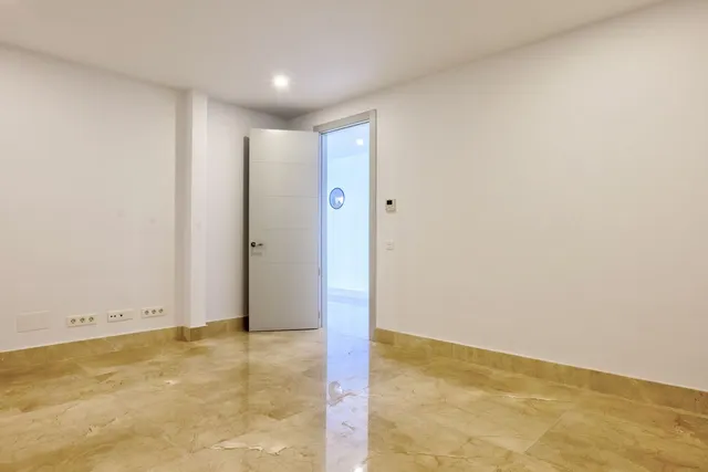 Chalet 6 habitaciones 777m² en venta - El Madroñal — 28