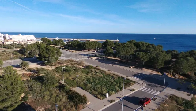 Parcela esquinera a 100 metros del mar con vistas privilegia - foto 3