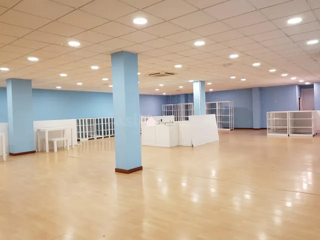 LOCAL COMERCIAL EN PONTEAREAS - foto 3