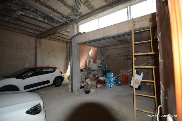 Local comercial en Orihuela, zona Comisaría Policia Nacional, 146 m2. construidos con 1 aseo. — 5