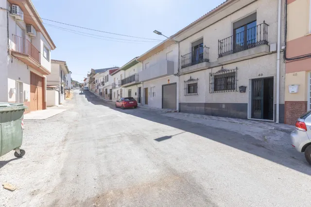 Amplio Adosado en el Corazón de Alcalá la Real con Vistas al Castillo — 48