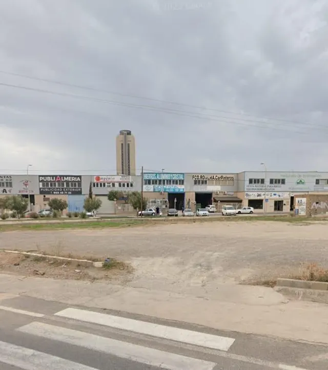 Terreno Urbano en El Ejido Norte: Tu Oportunidad de Inversió - foto 2