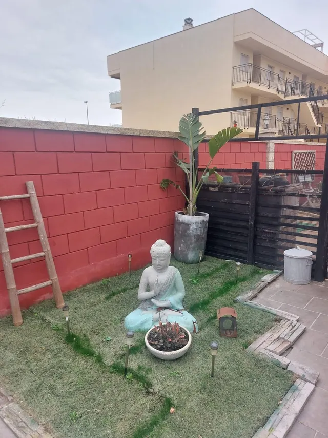 Chalet de 71 m2 con terraza y piscina a muy pocos metros de la playa — 26