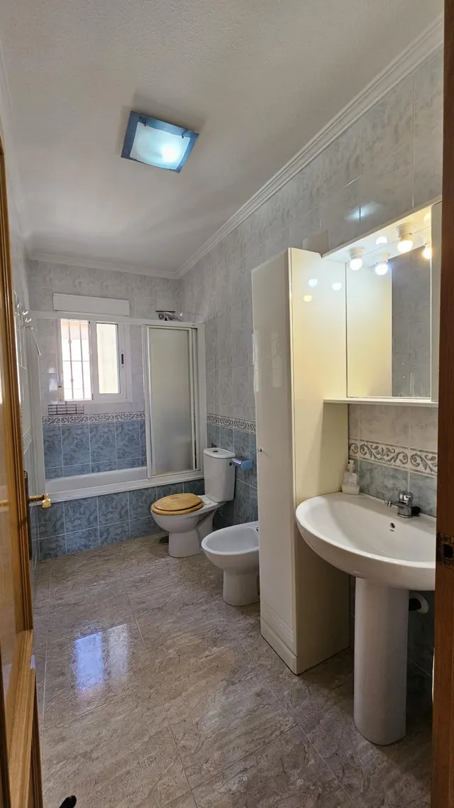 CHALET DUPLEX PAREADO A 500 METROS DE LA PLAYA — 31