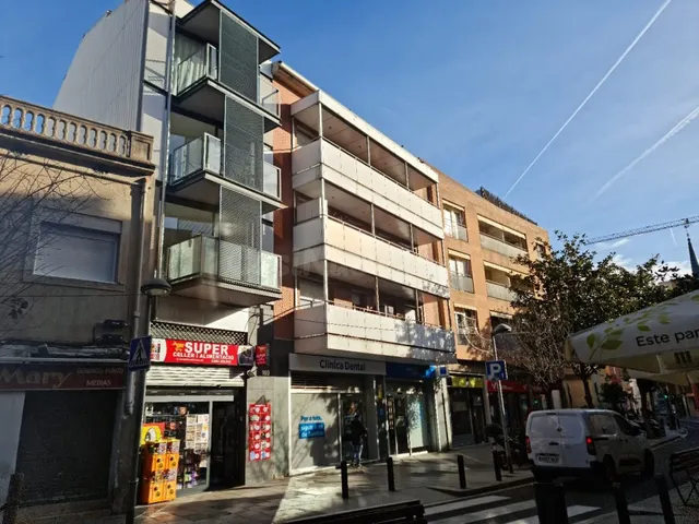 Local comercial en Venta en Cornellá De Llobregat Barcelona 