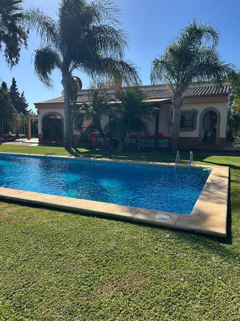 Espectacular Chalet cerca del Colorado con Piscina y Amplios Espacios